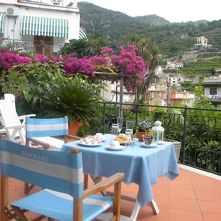 בית הארחה Maison Raphael מינורי