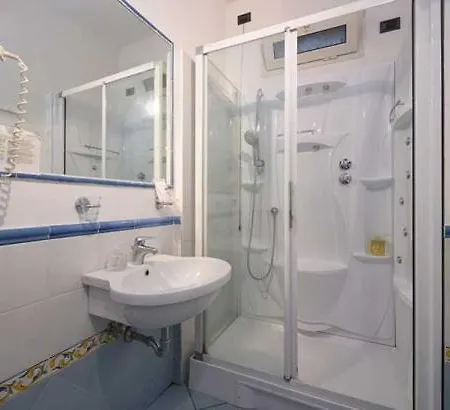 Gasthuis Maison Raphael Minori