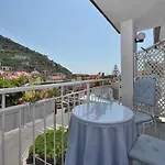 Maison Raphael Πανσιόν 4*