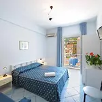 Πανσιόν Maison Raphael Minori