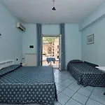 Maison Raphael 4*