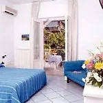 Maison Raphael Πανσιόν Minori