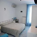 Maison Raphael Πανσιόν 4*