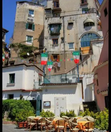 Maison Raphael 3*