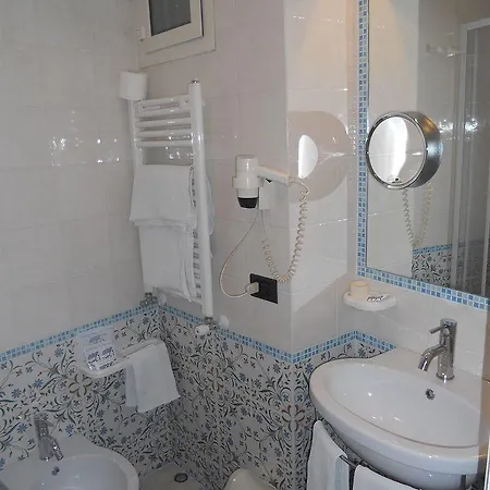 Guest house Maison Raphael 3*