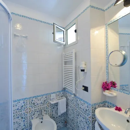 Maison Raphael Guest house